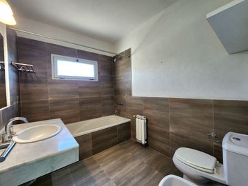 VENTA - CASA - LOTE INTERNO - SANTA CATALINA, VILLANUEVA
