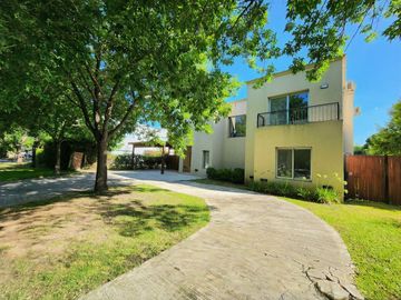 VENTA - CASA - LOTE INTERNO - SANTA CATALINA, VILLANUEVA