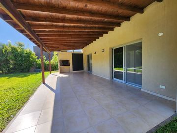 VENTA - CASA - LOTE INTERNO - SANTA CATALINA, VILLANUEVA