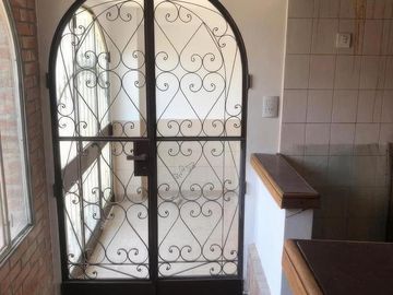 Casa en venta - 3 dormitorios 2 baños 1 cochera - 137mts2 - La Plata