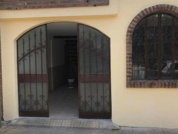 Casa en venta - 3 dormitorios 2 baños 1 cochera - 137mts2 - La Plata