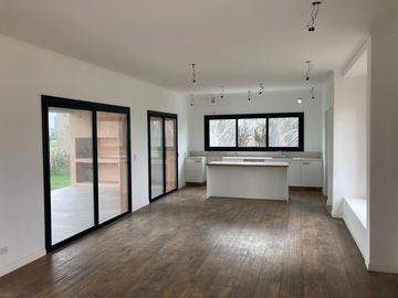 Casa en venta San Sebastián Área 7