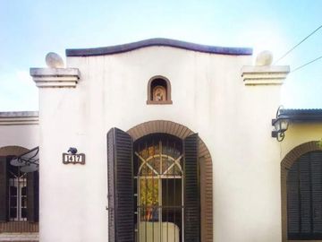 Casa en venta - 5 dormitorios 3 baños - Cochera - 1278mts2 - City Bell, La Plata