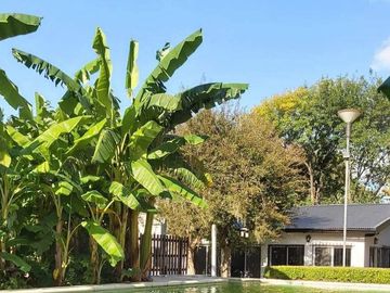 Casa en venta - 5 dormitorios 3 baños - Cochera - 1278mts2 - City Bell, La Plata