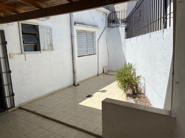 Casa en venta - 2 dormitorios 1 baño - 86mts2 - La Plata