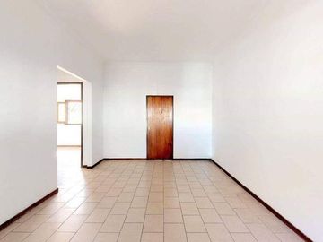 Casa en venta - 2 dormitorios 1 baño - 86mts2 - La Plata