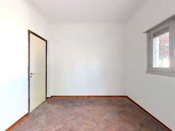 Casa en venta - 2 dormitorios 1 baño - 86mts2 - La Plata