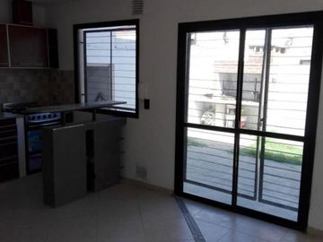 Dúplex en venta - 2 dormitorios 2 baños - Cochera - 94 mts2 - Villa Elvira, La Plata