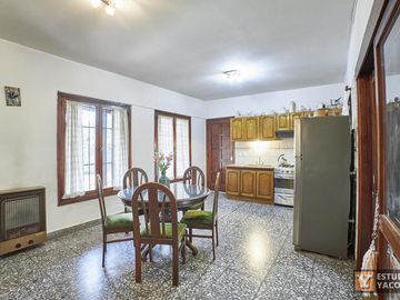Casa venta - 3 dormitorios 2 baños - Cocheras - Piscina - 180mts2 - City Bell, La Plata