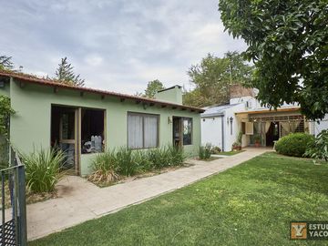 Casa venta - 3 dormitorios 2 baños - Cocheras - Piscina - 180mts2 - City Bell, La Plata