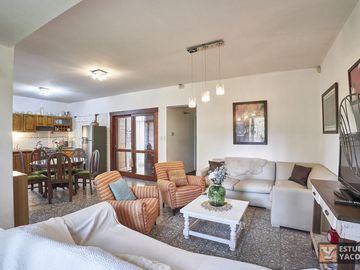 Casa venta - 3 dormitorios 2 baños - Cocheras - Piscina - 180mts2 - City Bell, La Plata