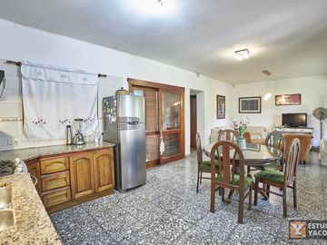 Casa venta - 3 dormitorios 2 baños - Cocheras - Piscina - 180mts2 - City Bell, La Plata