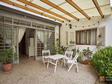 Casa venta - 3 dormitorios 2 baños - Cocheras - Piscina - 180mts2 - City Bell, La Plata