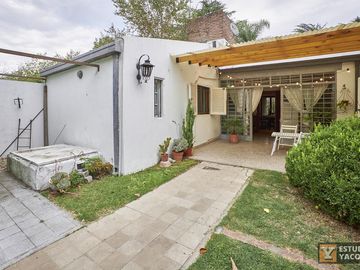 Casa venta - 3 dormitorios 2 baños - Cocheras - Piscina - 180mts2 - City Bell, La Plata