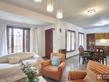 Casa venta - 3 dormitorios 2 baños - Cocheras - Piscina - 180mts2 - City Bell, La Plata