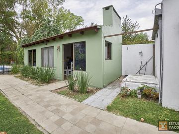 Casa venta - 3 dormitorios 2 baños - Cocheras - Piscina - 180mts2 - City Bell, La Plata
