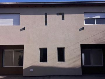 Dúplex en venta - 2 Dormitorios 2 Baños 1 Cochera - 70 mts2 - Tolosa