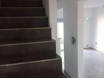 Dúplex en venta - 2 Dormitorios 2 Baños 1 Cochera - 70 mts2 - Tolosa