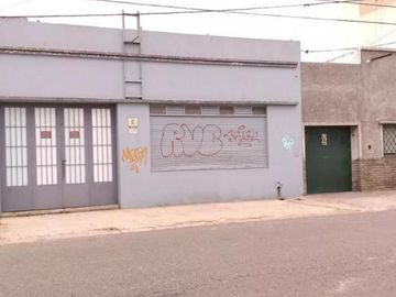 Depósito en venta - 1 baño - 160 mts2 - La Plata