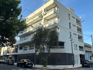 Departamento en venta de 1 ambiente con terraza propia - Caballito Norte