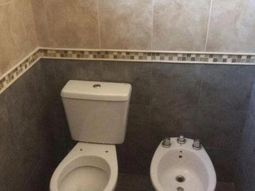 Dúplex en venta - 1 dormitorio 2 baños 1 cochera - 115 mts2 - Villa Elvira