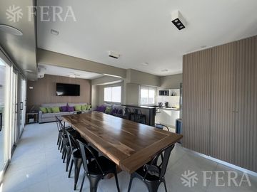 Venta departamento monoambiente con balcón en Wilde