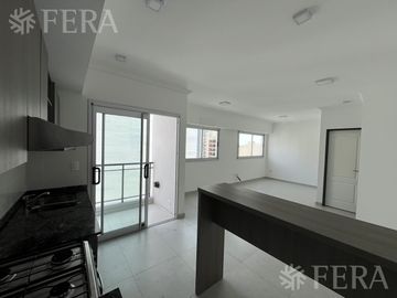 Venta departamento monoambiente con balcón en Wilde