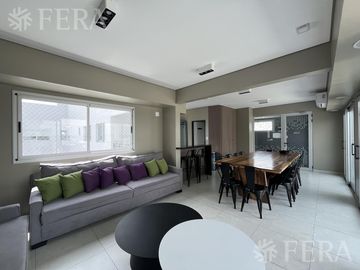Venta departamento monoambiente con balcón en Wilde