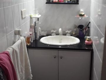 Casa en venta - 3 dormitorios 4 baños - 120 mts2 - La Plata