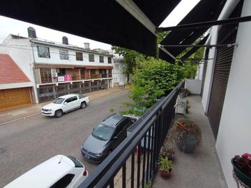 Casa en venta - 3 dormitorios 4 baños - 120 mts2 - La Plata