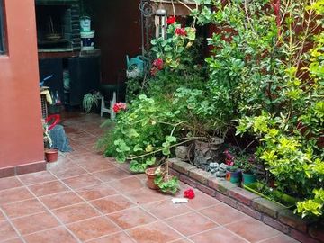 Casa en venta - 3 dormitorios 4 baños - 120 mts2 - La Plata