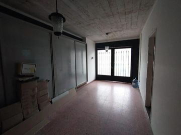 Casa en venta - 3 dormitorios 4 baños - 120 mts2 - La Plata