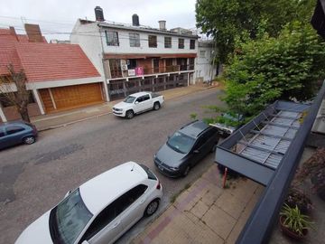 Casa en venta - 3 dormitorios 4 baños - 120 mts2 - La Plata