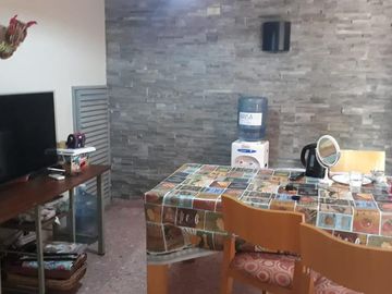Casa en venta - 3 dormitorios 4 baños - 120 mts2 - La Plata