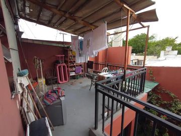 Casa en venta - 3 dormitorios 4 baños - 120 mts2 - La Plata