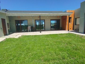 Casa en venta - 3 Dormitorios 2 Baños - 600Mts2 - Mar del Plata