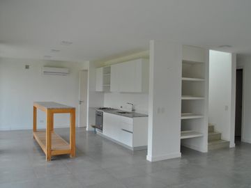 NEV. Hermosa casa interna con excelente orientacion en El Canton - Norte