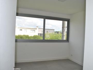 NEV. Hermosa casa interna con excelente orientacion en El Canton - Norte