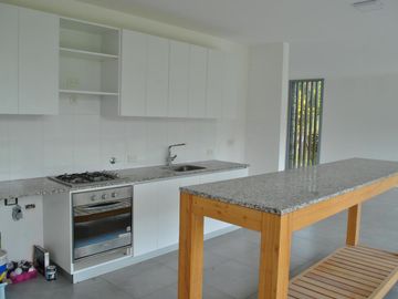 NEV. Hermosa casa interna con excelente orientacion en El Canton - Norte