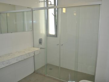 NEV. Hermosa casa interna con excelente orientacion en El Canton - Norte