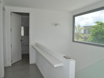 NEV. Hermosa casa interna con excelente orientacion en El Canton - Norte