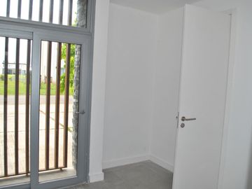 NEV. Hermosa casa interna con excelente orientacion en El Canton - Norte