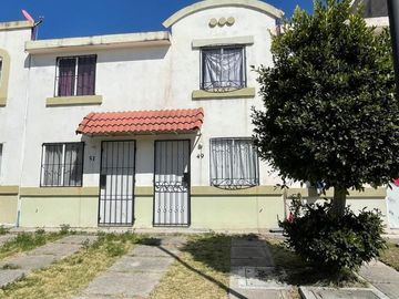 Casa en Urbi Villa del Rey con dos recámaras