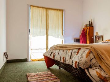 Dúplex en venta - 2 dormitorios 2 baños - cochera - 103mts2 - Los Hornos, La Plata