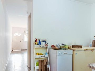 Dúplex en venta - 2 dormitorios 2 baños - cochera - 103mts2 - Los Hornos, La Plata