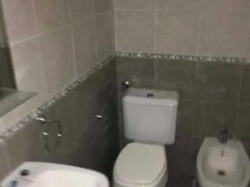 Dúplex en venta - 2 dormitorios 2 baños - cochera - 103mts2 - Los Hornos, La Plata