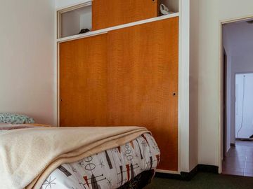 Dúplex en venta - 2 dormitorios 2 baños - cochera - 103mts2 - Los Hornos, La Plata