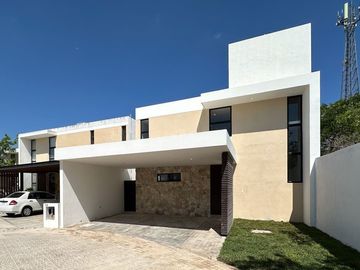 Casa en Venta Mérida, Privada Altamira, Cholul (Modelo E )