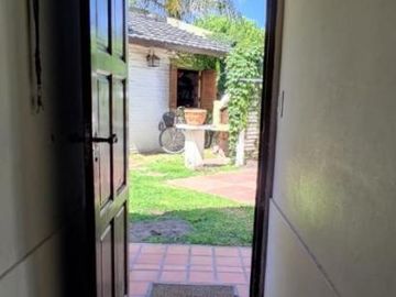 Casa en venta - 4 dormitorios 2 baños 3 cocheras - 180mts2 - Chascomus
