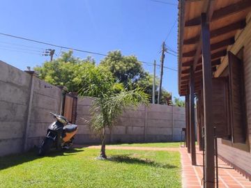 Casa en venta - 4 dormitorios 2 baños 3 cocheras - 180mts2 - Chascomus